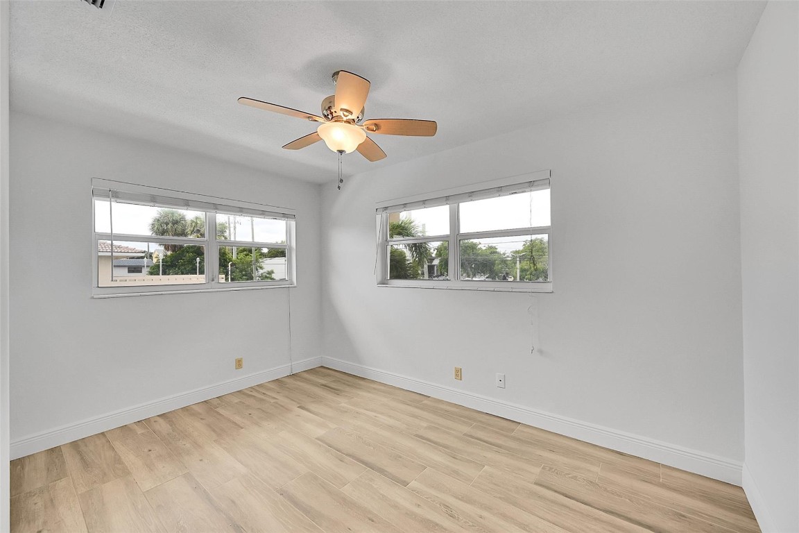 2111 NE 42nd Court 201w, Lighthouse Point Unit: 201w