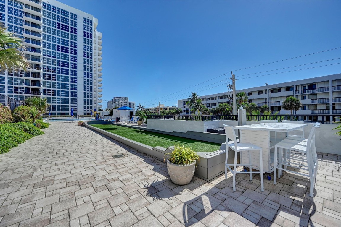 525 N Ocean Boulevard 1724, Pompano Beach Unit: 1724