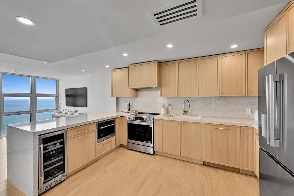 525 N Ocean Boulevard 1724, Pompano Beach Unit: 1724