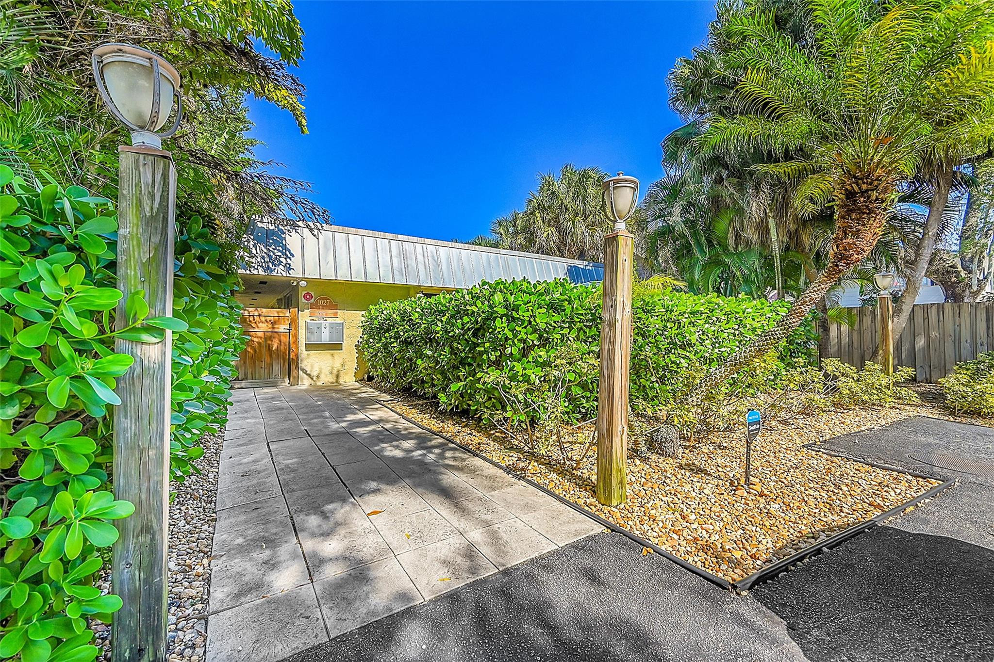 1027 Tequesta Street 2, Fort Lauderdale Unit: 2