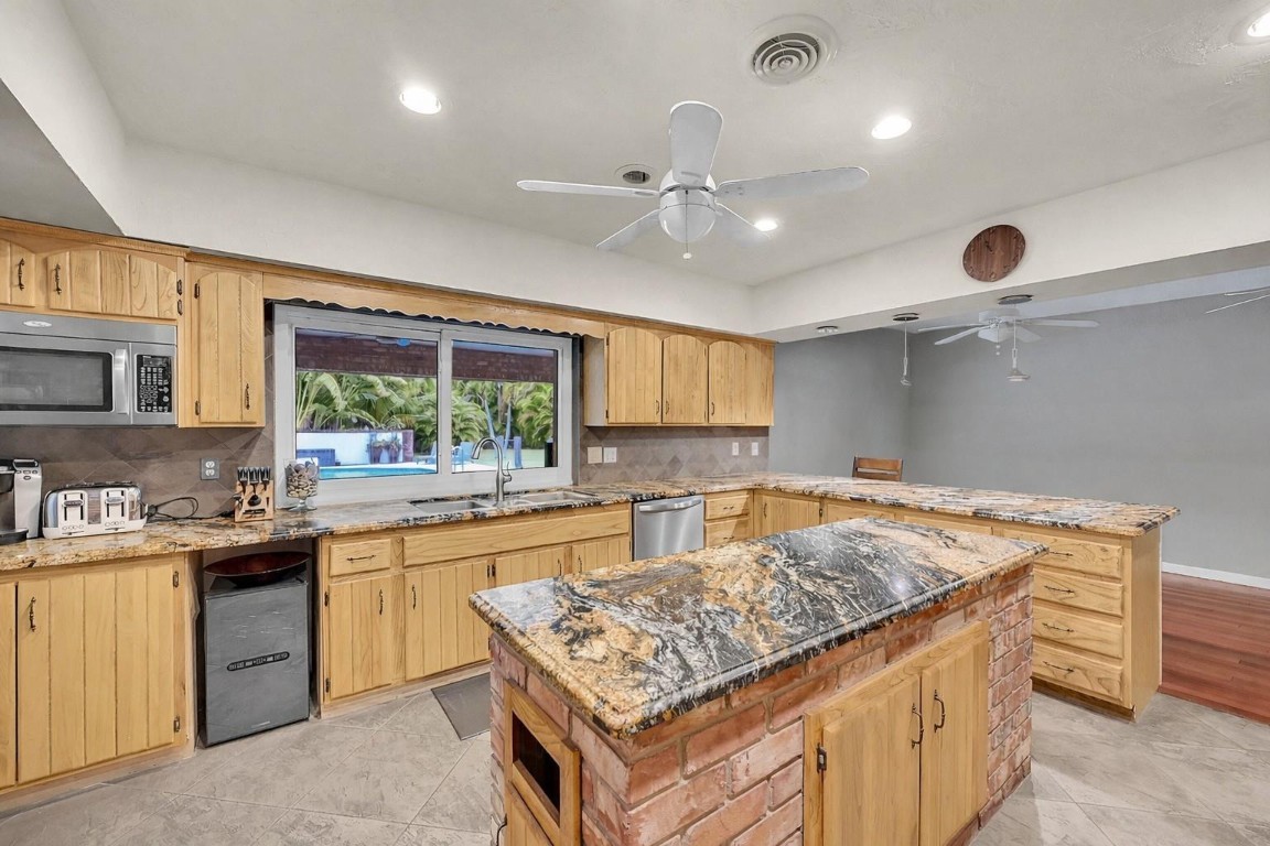 3999 NE 15th Avenue, Oakland Park