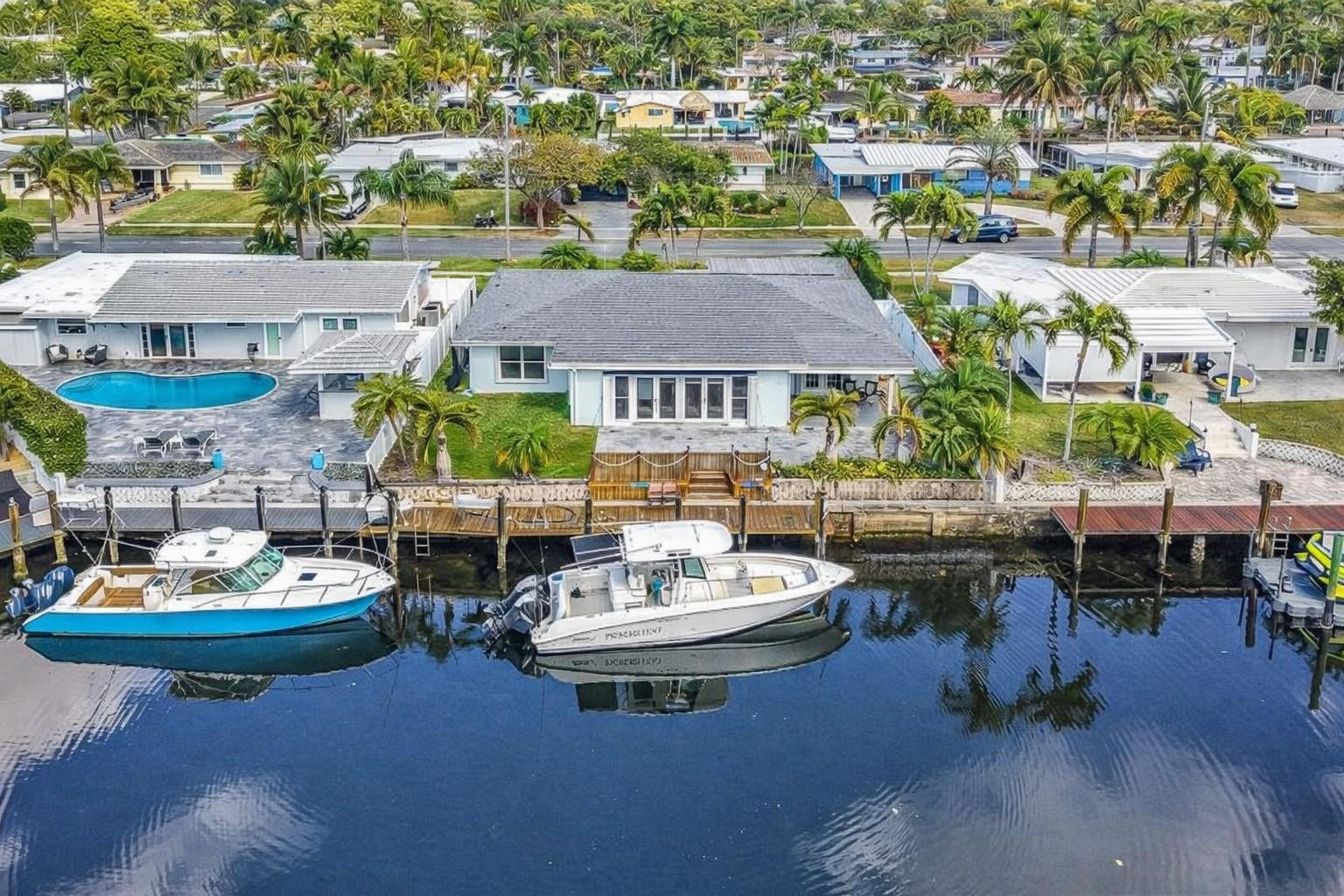 220 SE 10th Street, Pompano Beach