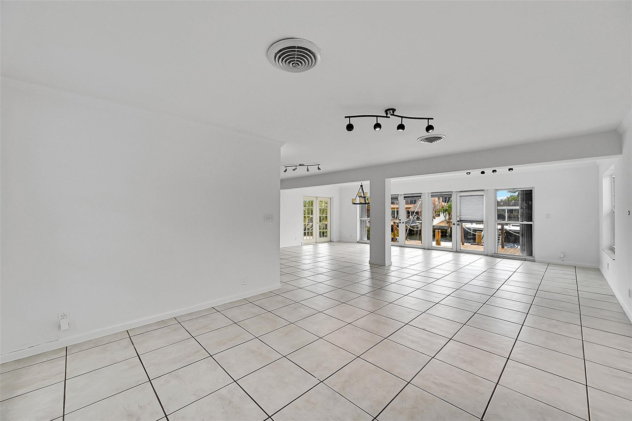 220 SE 10th Street, Pompano Beach