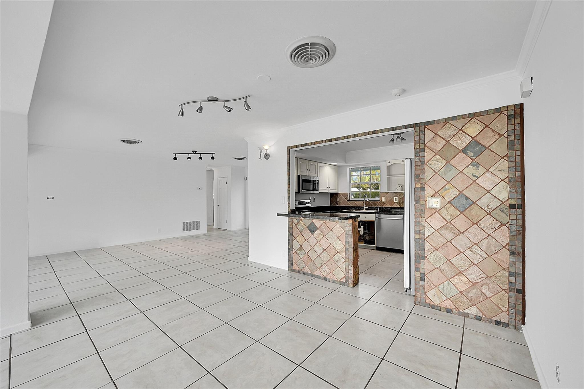 220 SE 10th Street, Pompano Beach