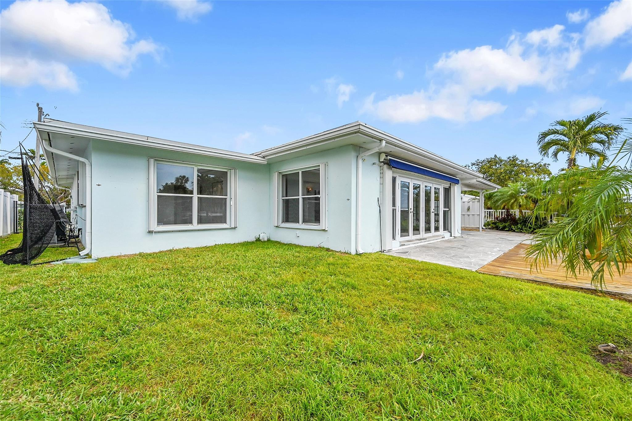 220 SE 10th Street, Pompano Beach