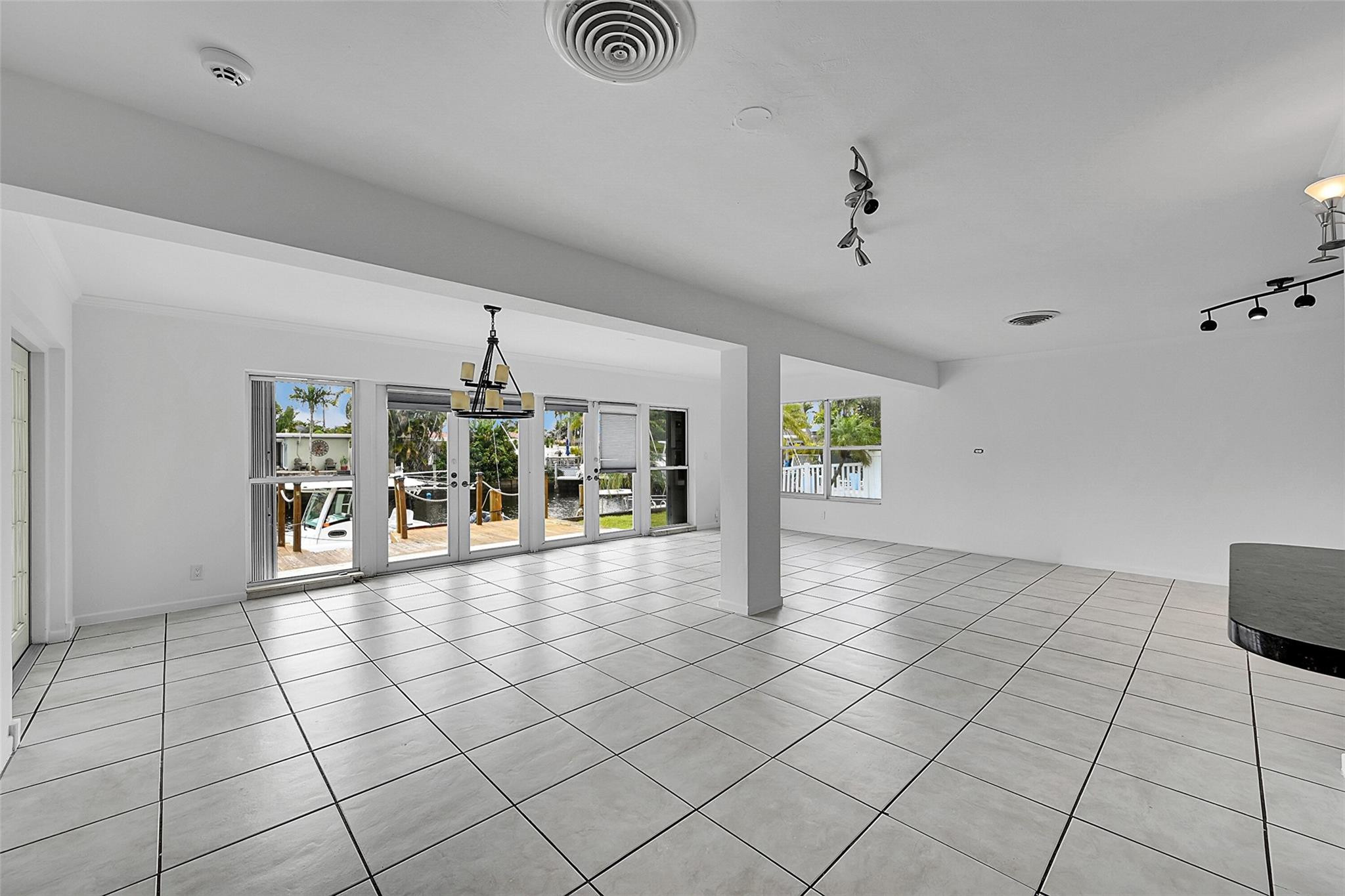 220 SE 10th Street, Pompano Beach