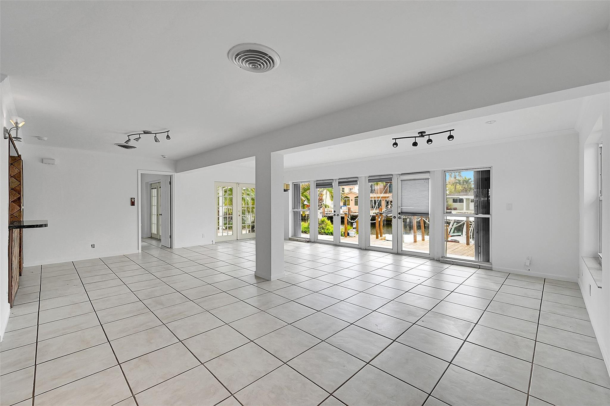 220 SE 10th Street, Pompano Beach