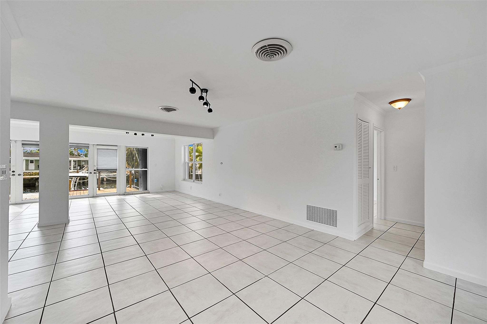 220 SE 10th Street, Pompano Beach