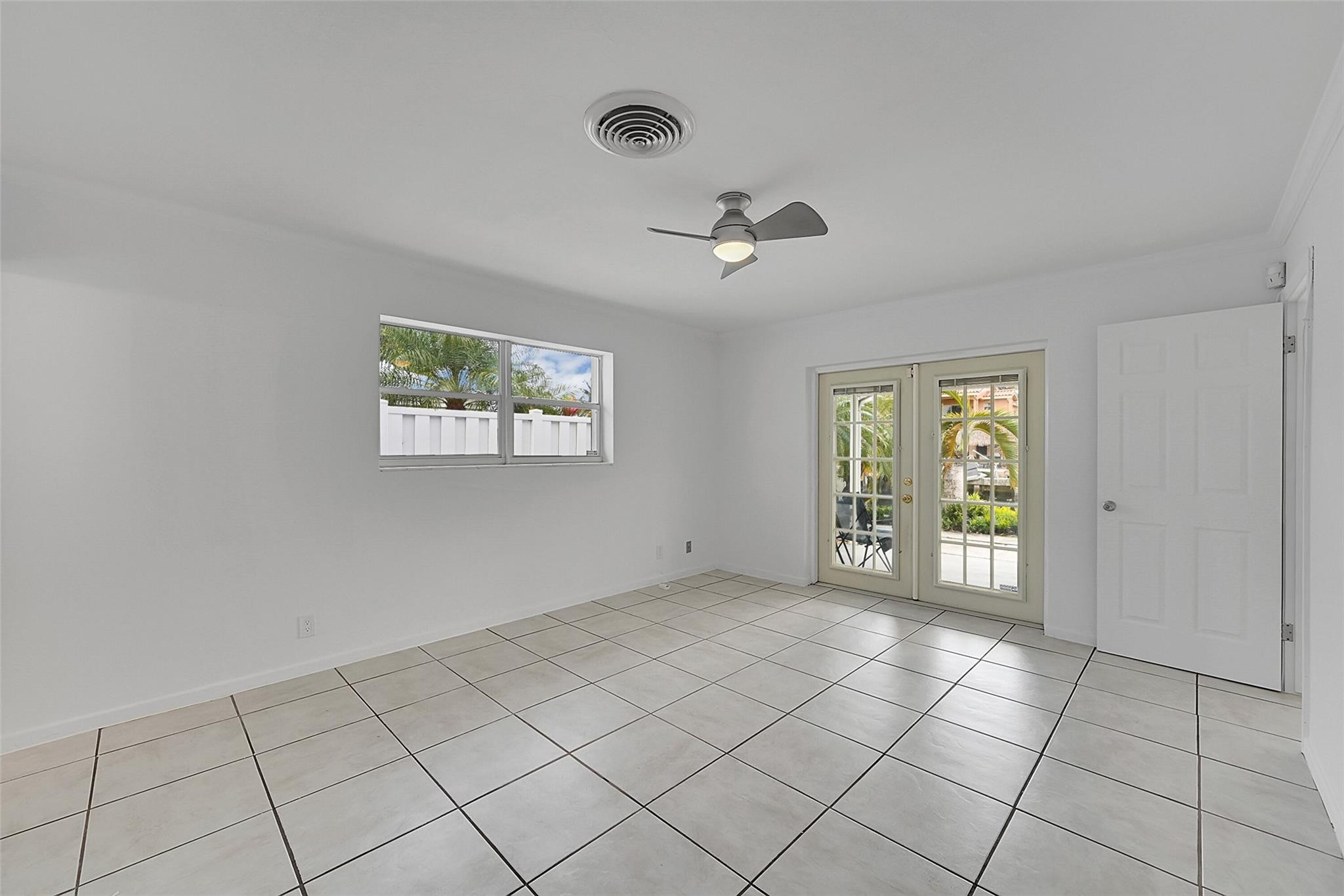 220 SE 10th Street, Pompano Beach