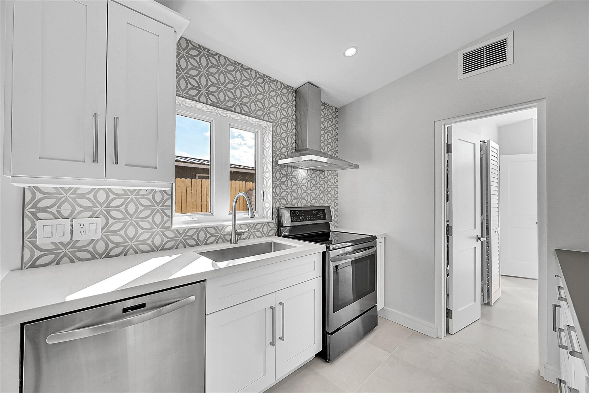 441 SE 14th Avenue