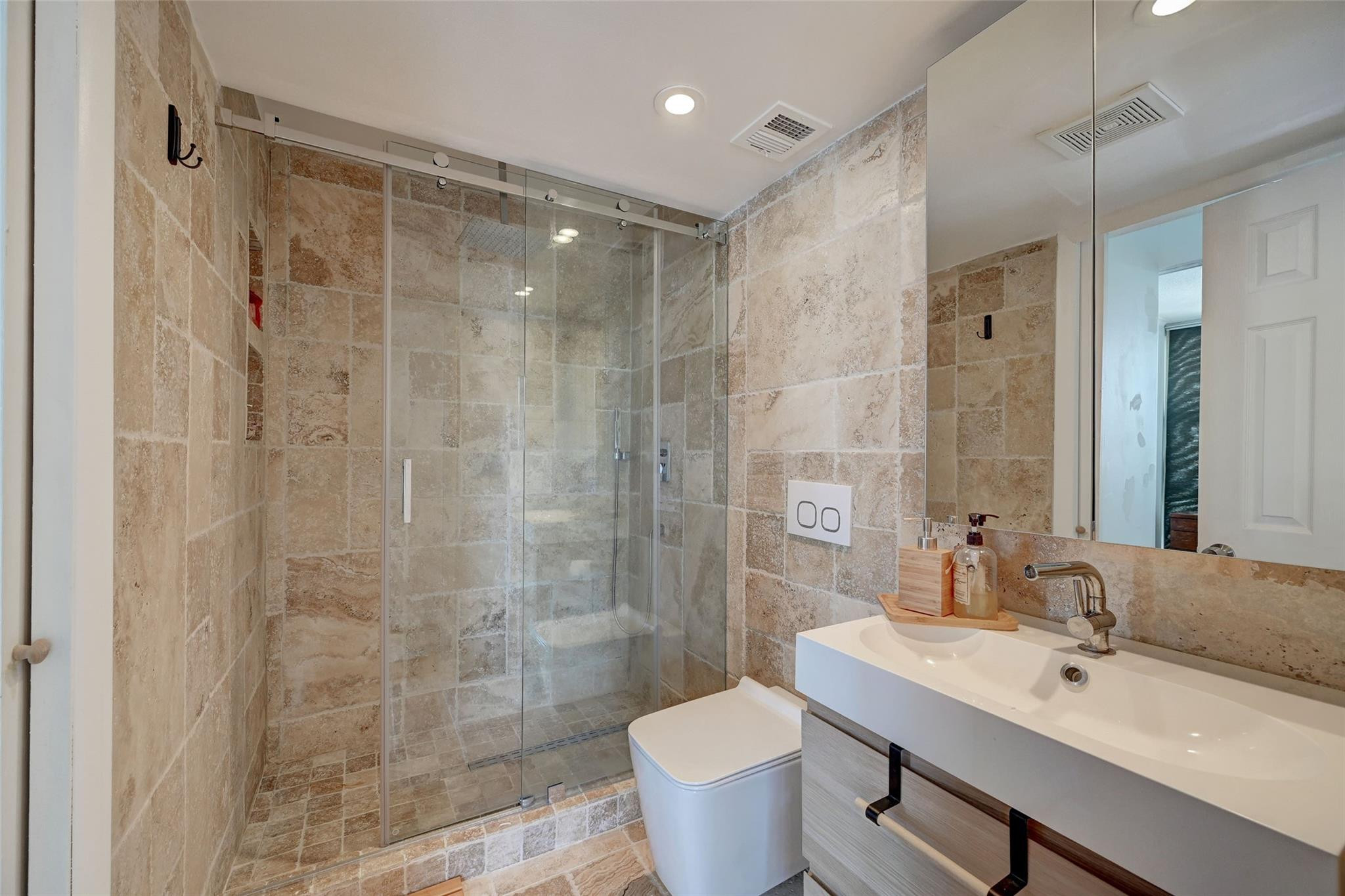 525 N Ocean Boulevard T-2