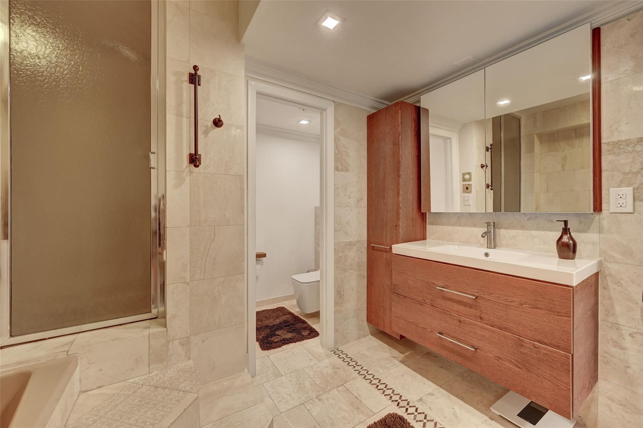 525 N Ocean Boulevard T-2