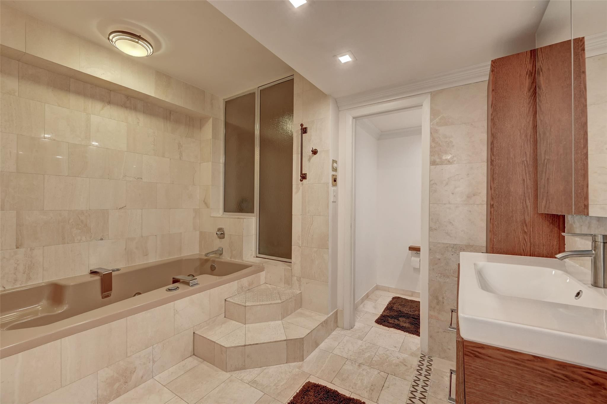 525 N Ocean Boulevard T-2