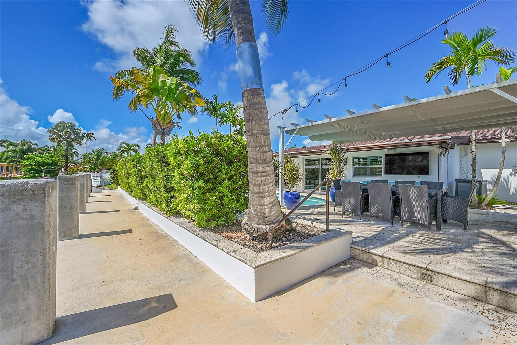1080 SE 9th Avenue