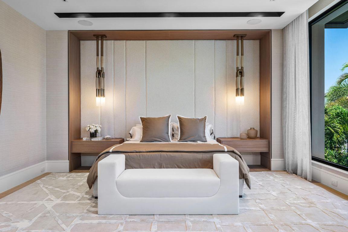 2172 W Maya Palm Drive