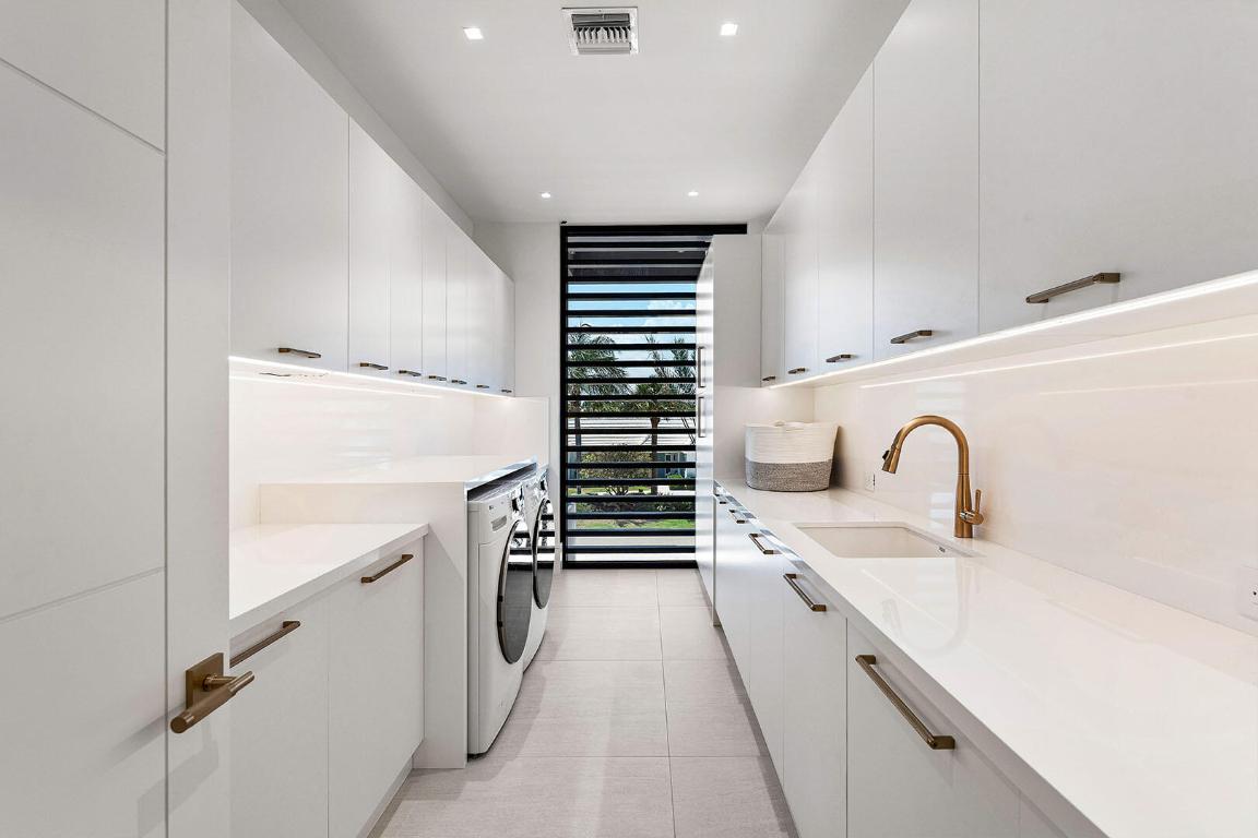 2172 W Maya Palm Drive