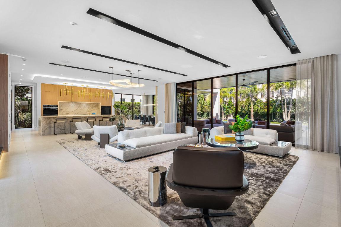 2172 W Maya Palm Drive