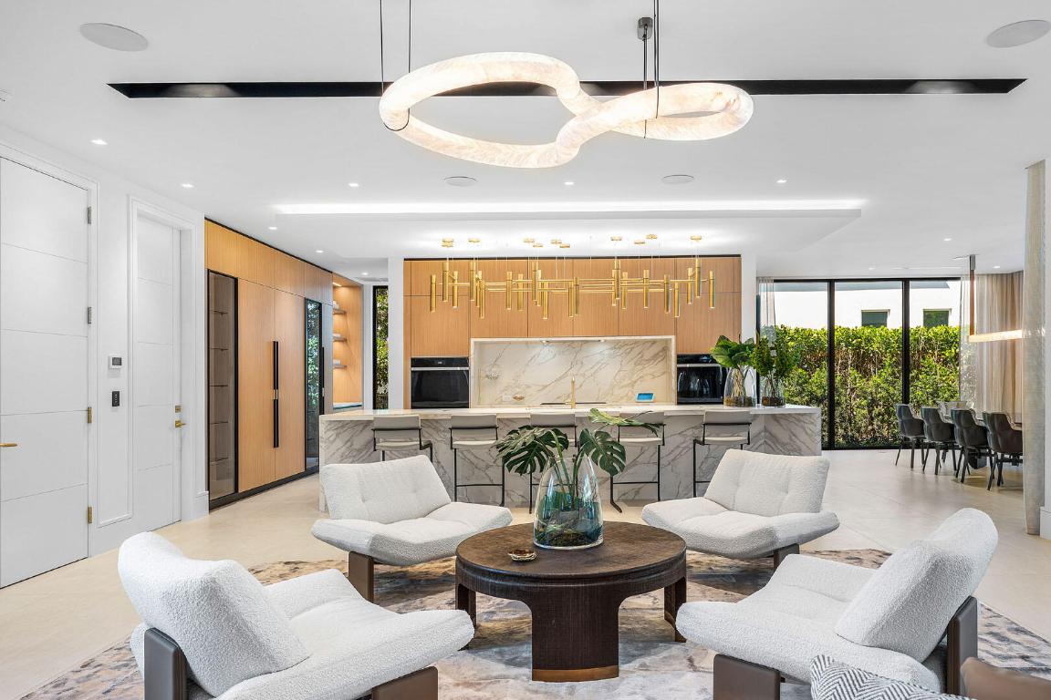 2172 W Maya Palm Drive