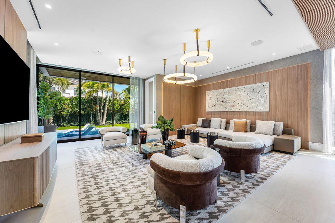 2172 W Maya Palm Drive