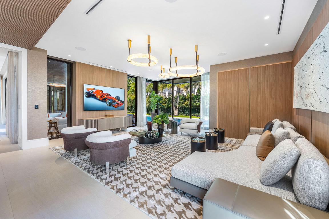 2172 W Maya Palm Drive