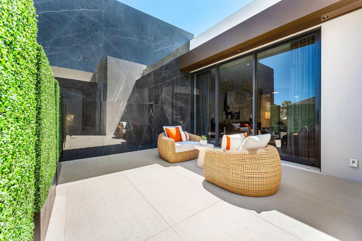 2172 W Maya Palm Drive