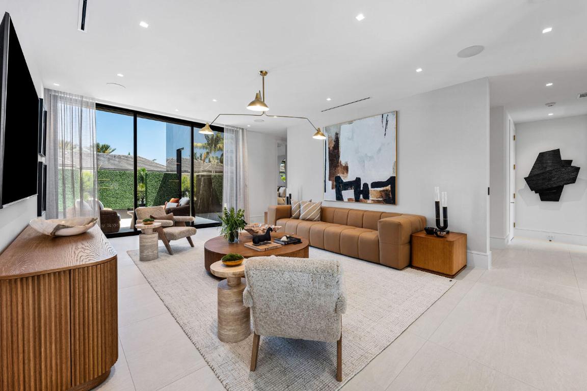 2172 W Maya Palm Drive