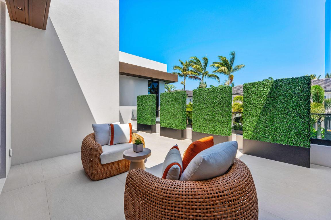 2172 W Maya Palm Drive