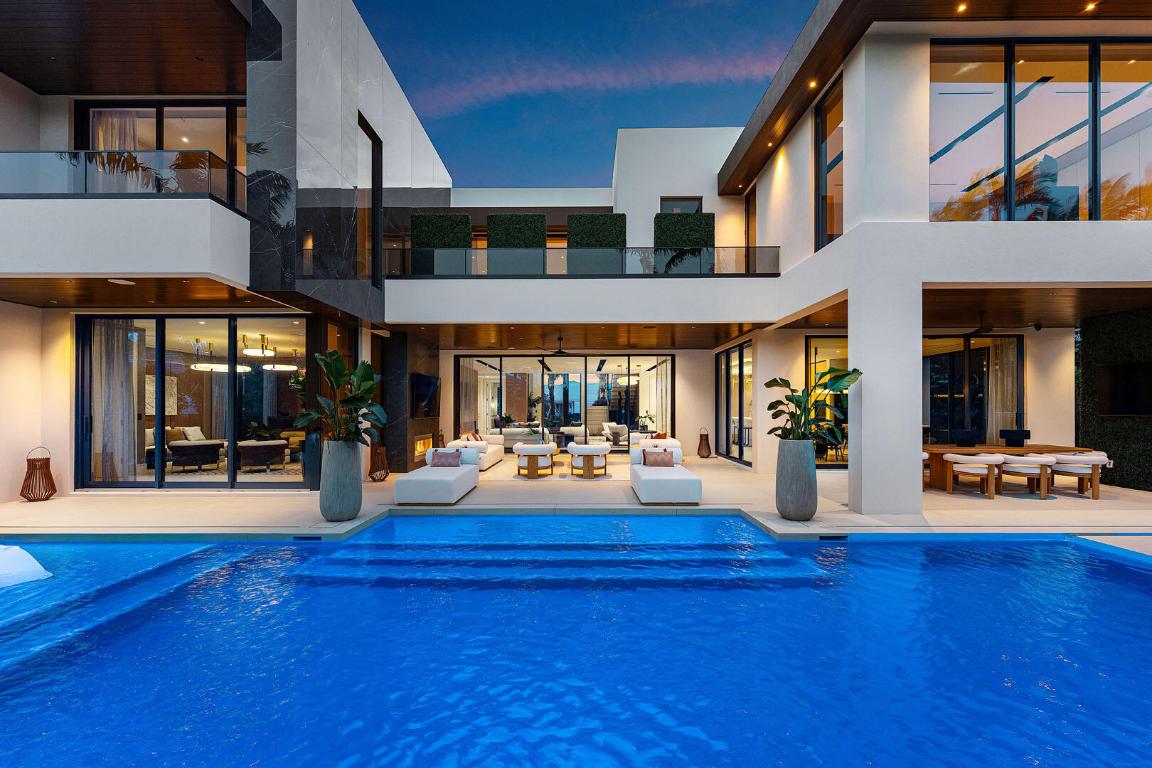 2172 W Maya Palm Drive