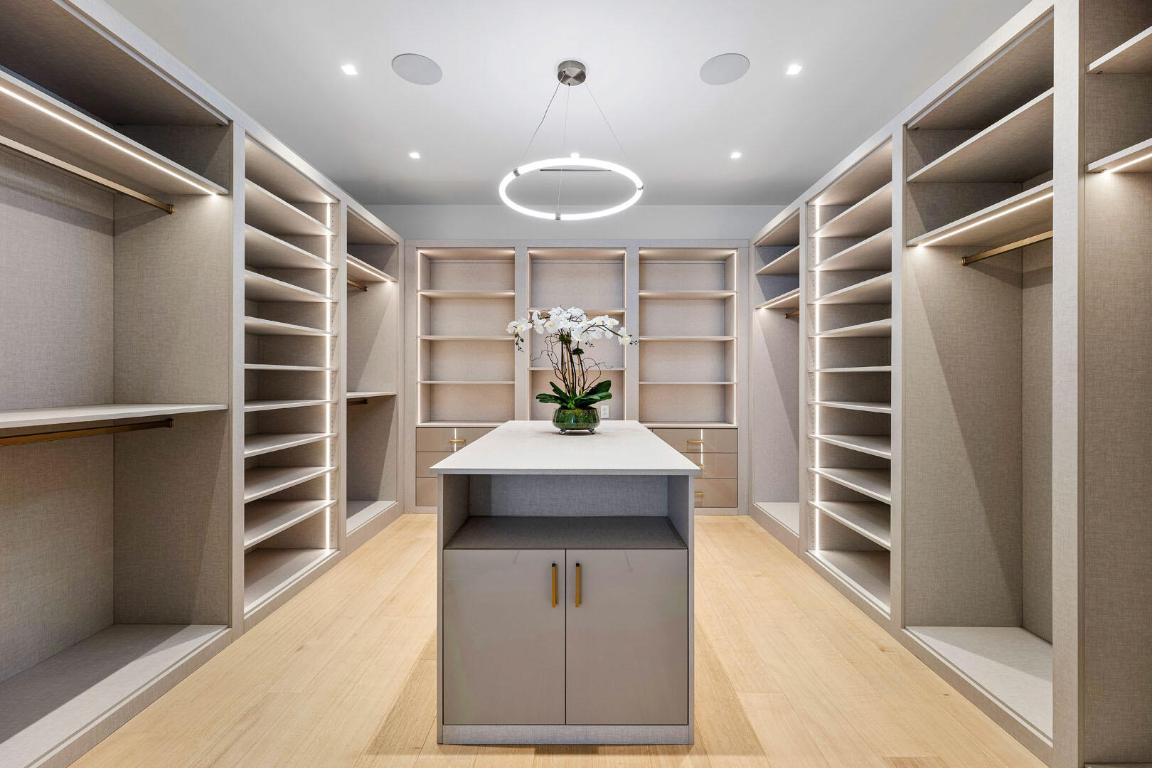 2172 W Maya Palm Drive