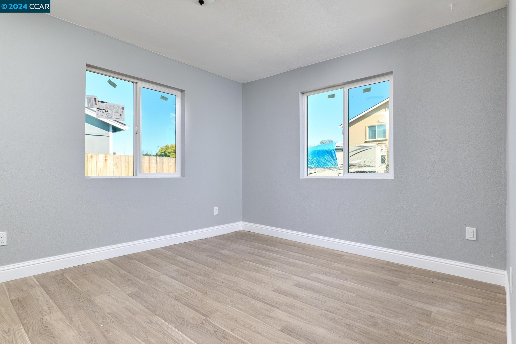 160 Sunrise Dr