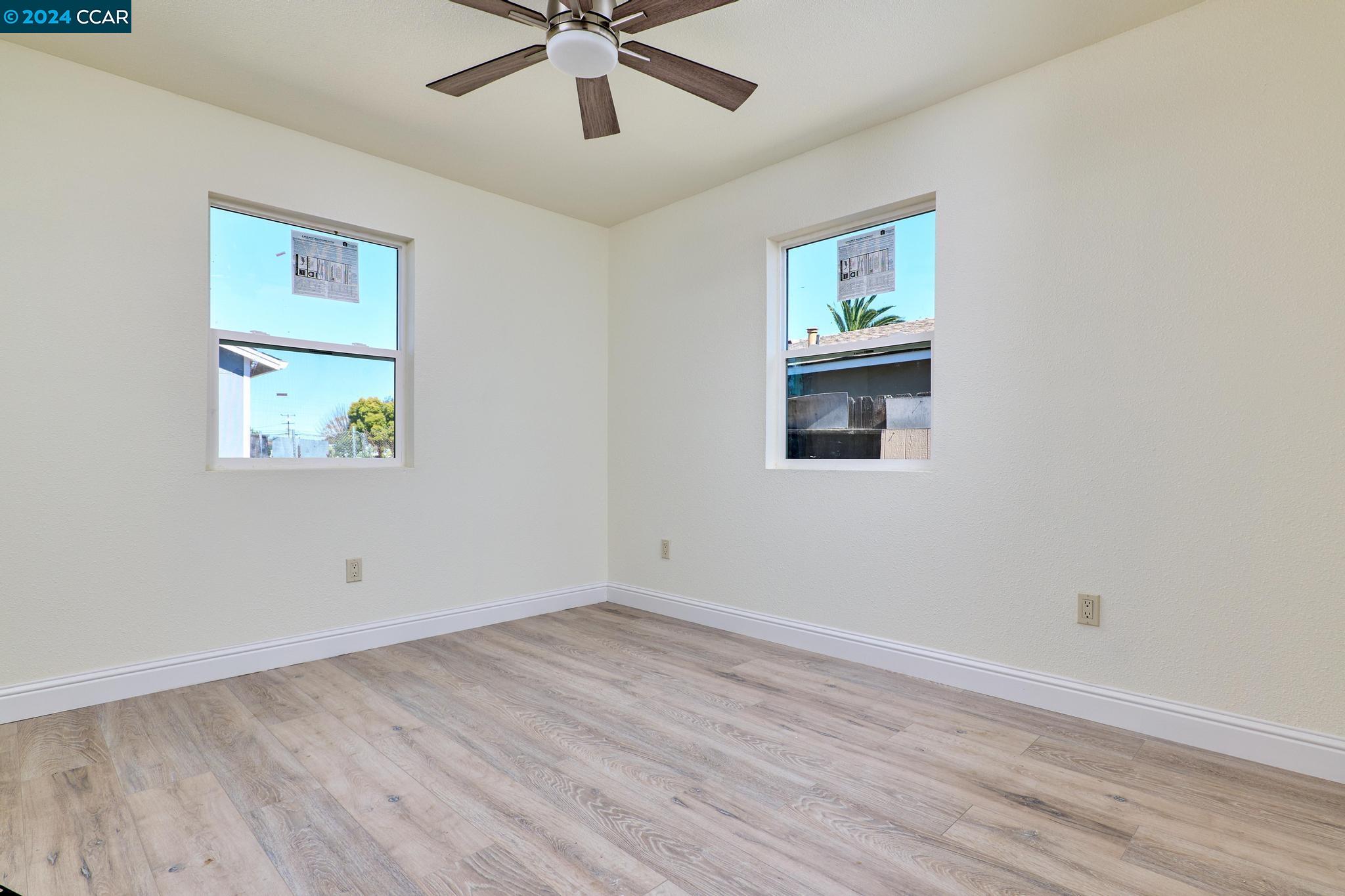 160 Sunrise Dr