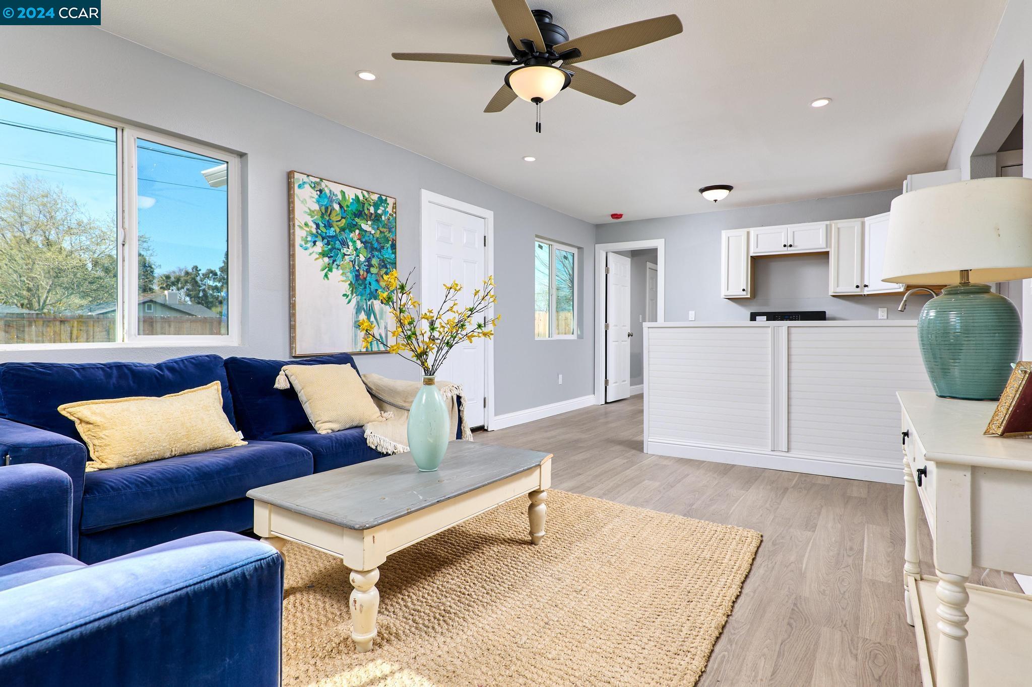 160 Sunrise Dr