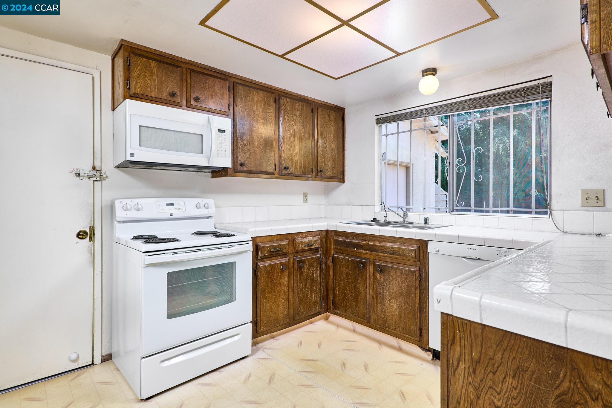 4110 Crestview Dr