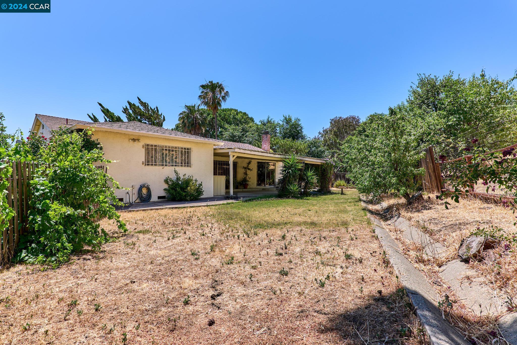 4110 Crestview Dr