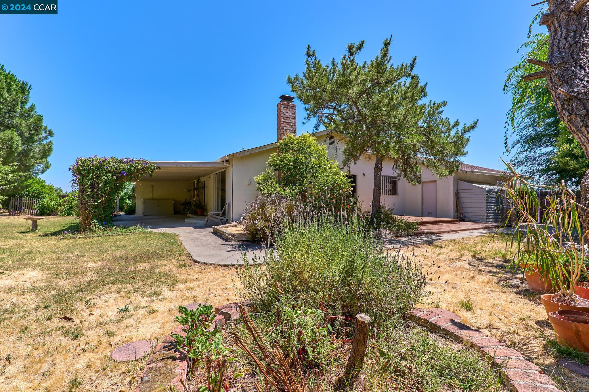 4110 Crestview Dr