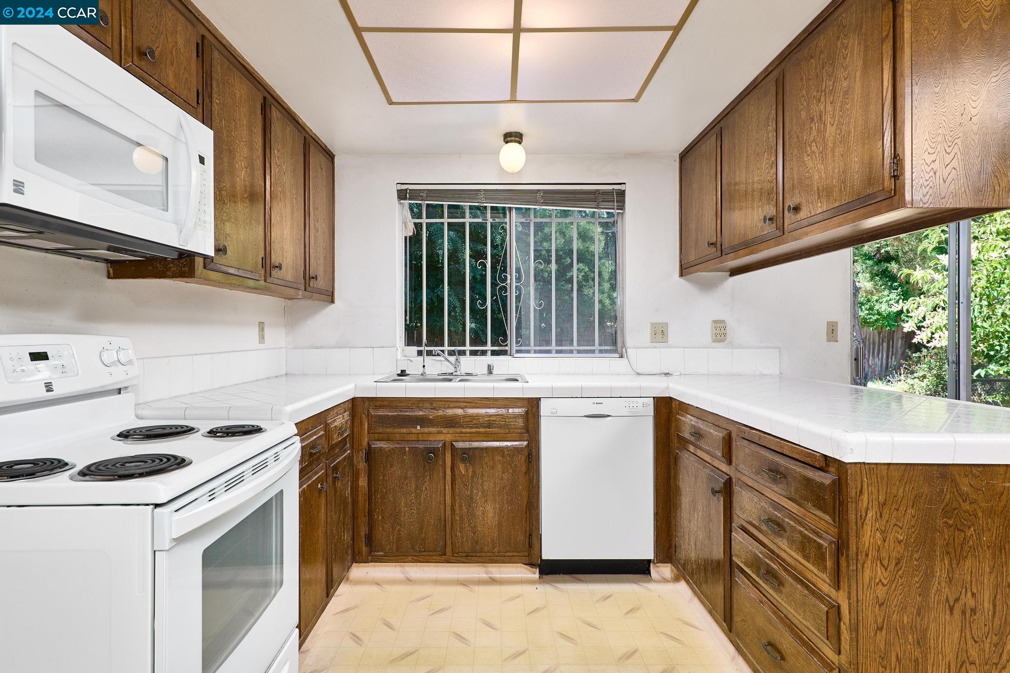 4110 Crestview Dr