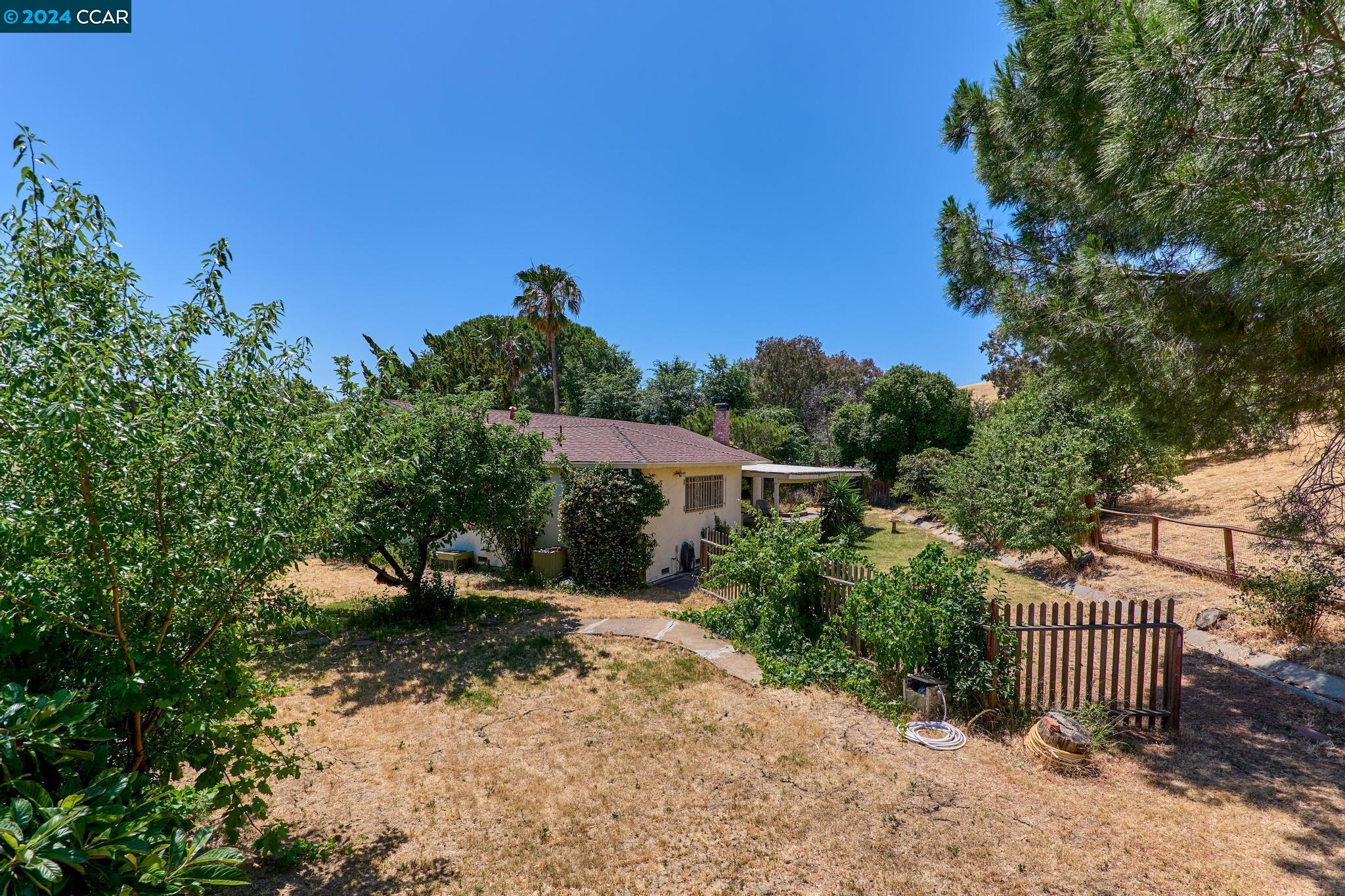 4110 Crestview Dr