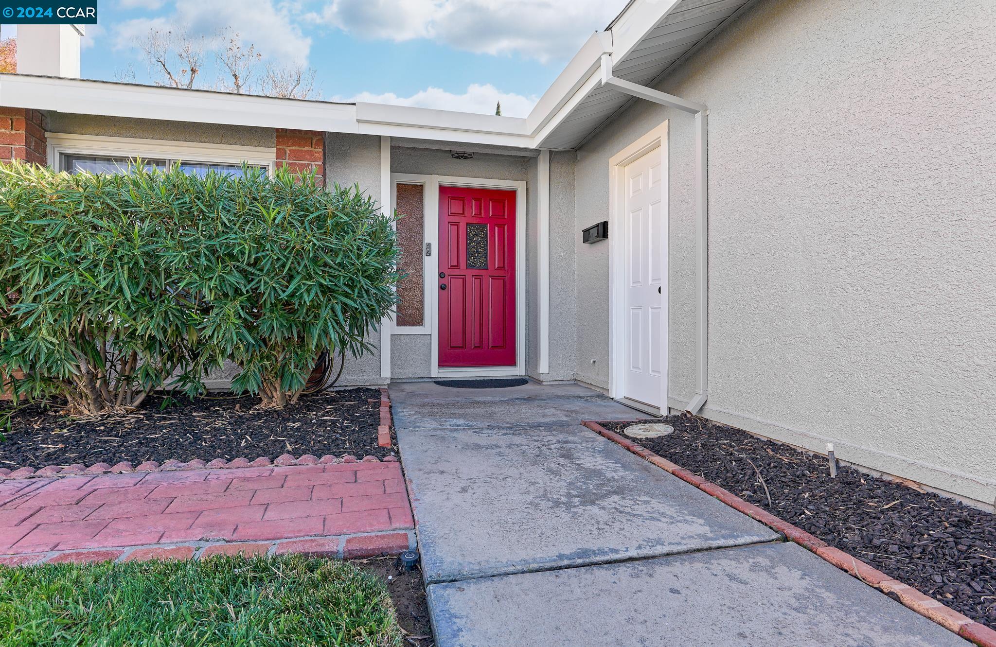 23 Rossmoor Ct