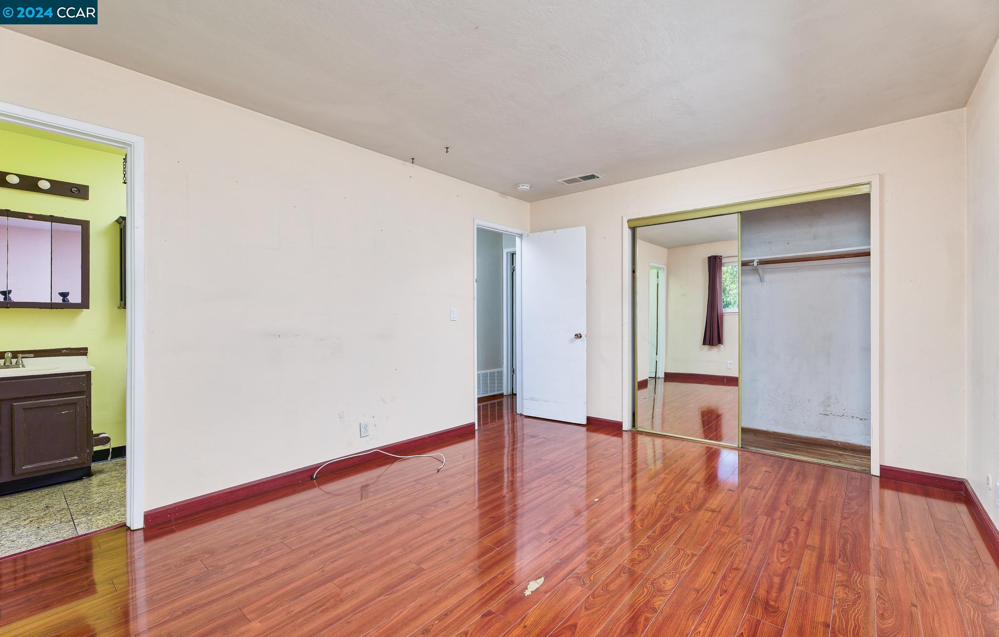 5182 La Corte Bonita