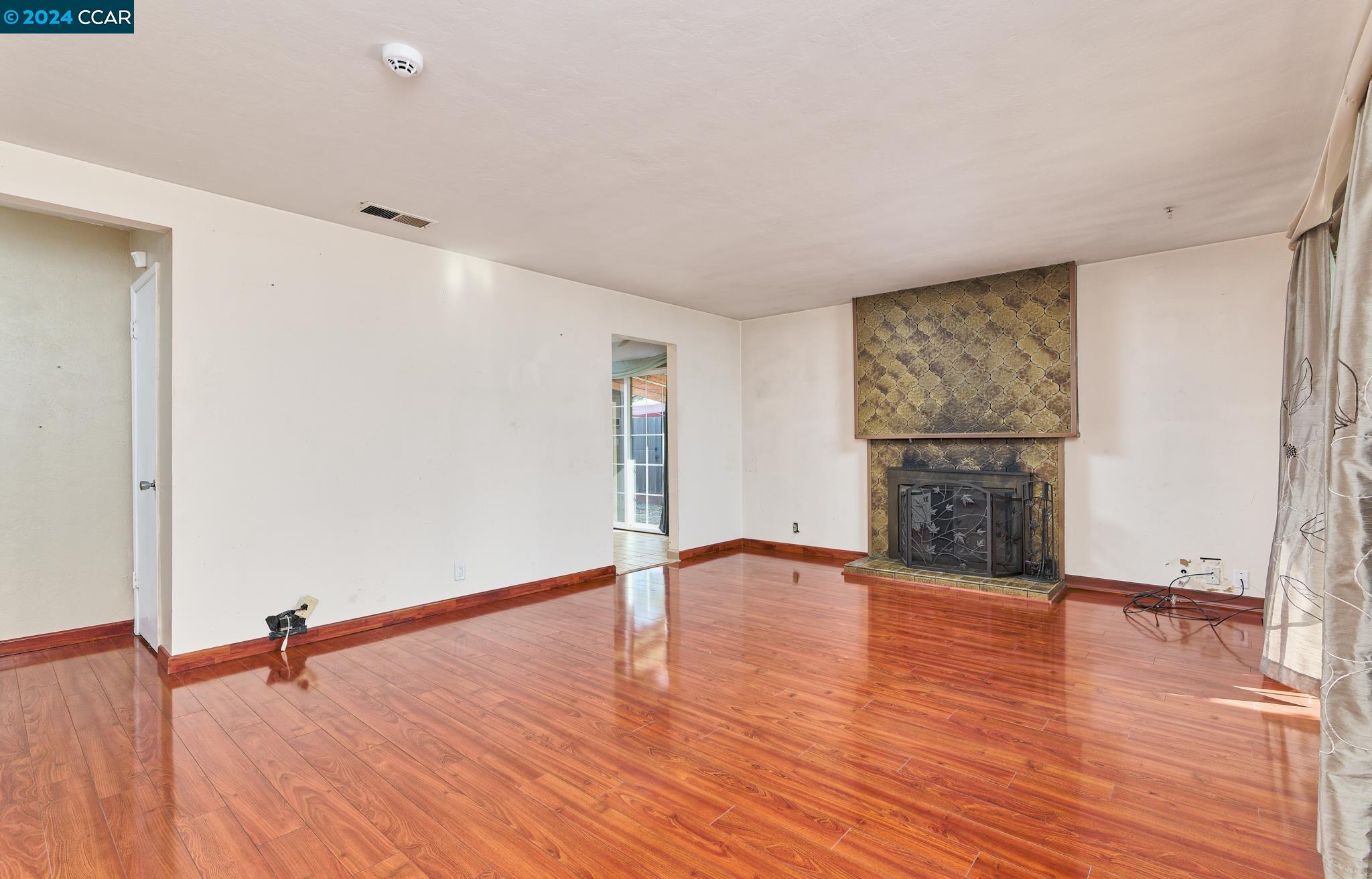 5182 La Corte Bonita