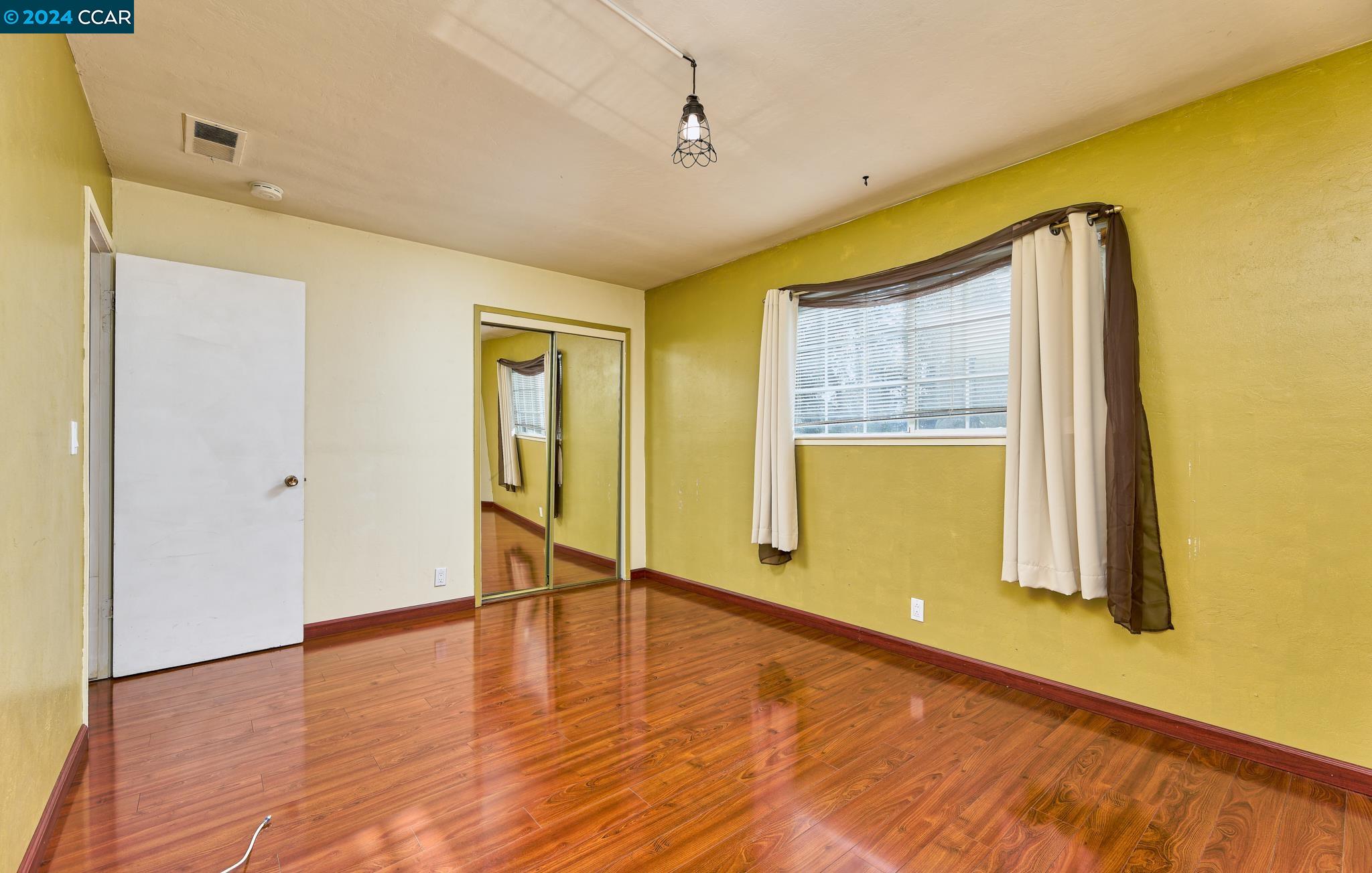 5182 La Corte Bonita