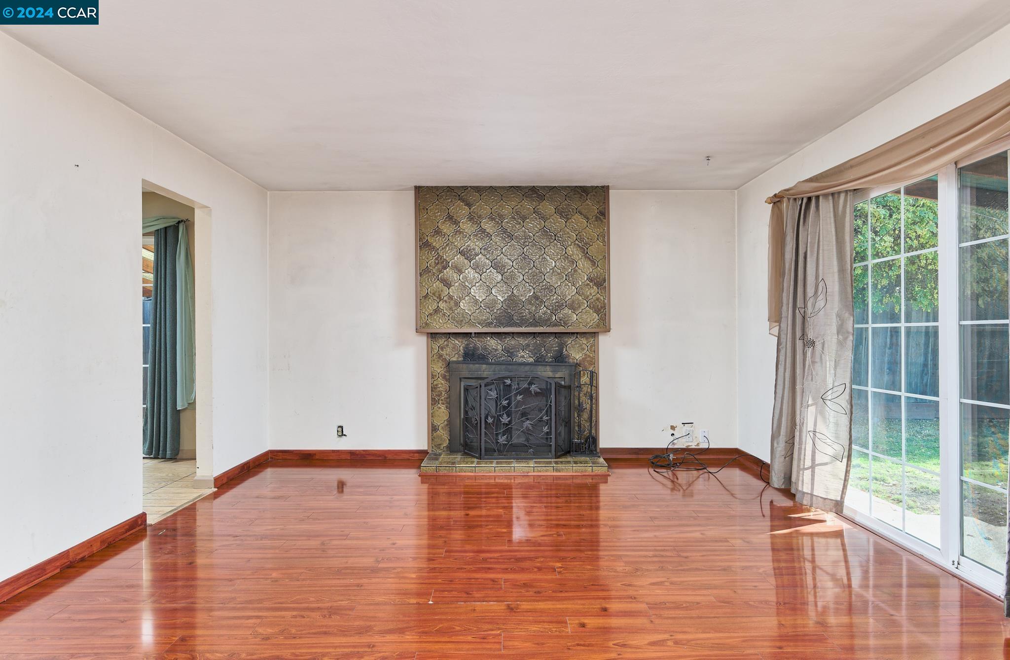 5182 La Corte Bonita