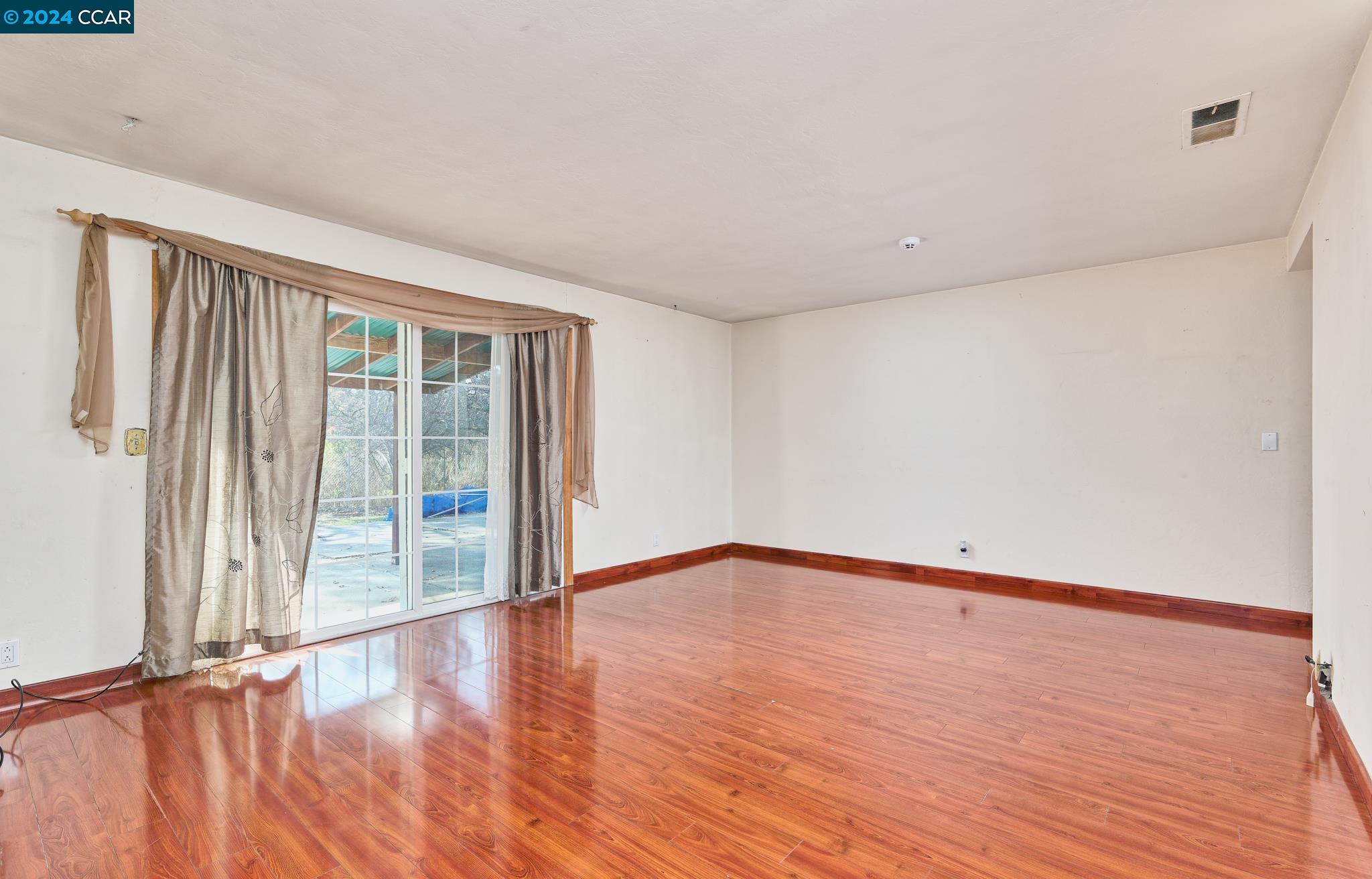 5182 La Corte Bonita