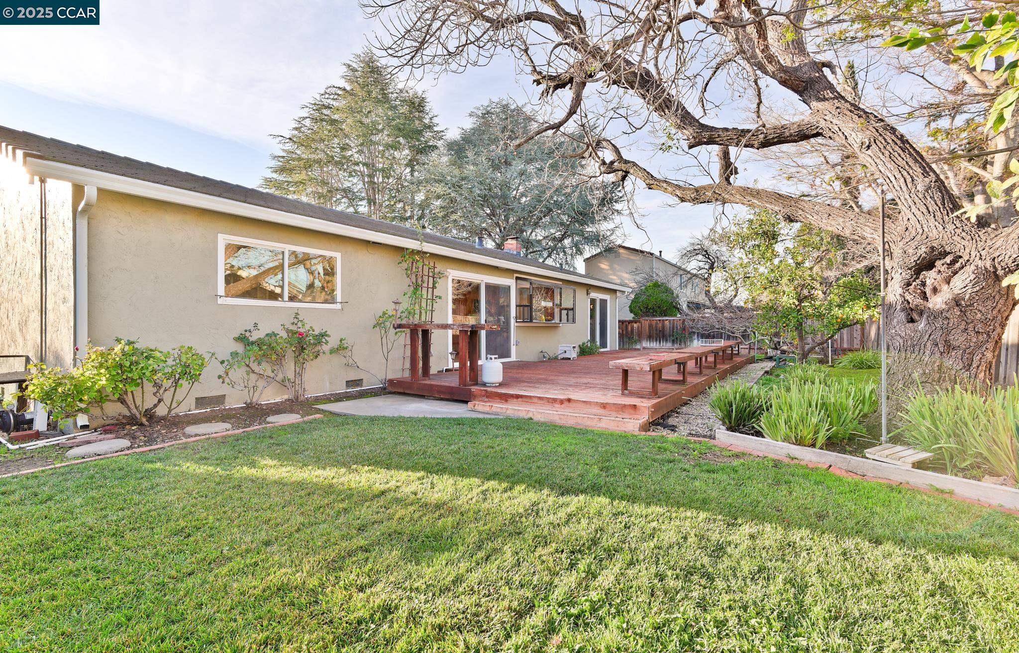 860 Niagara Ct