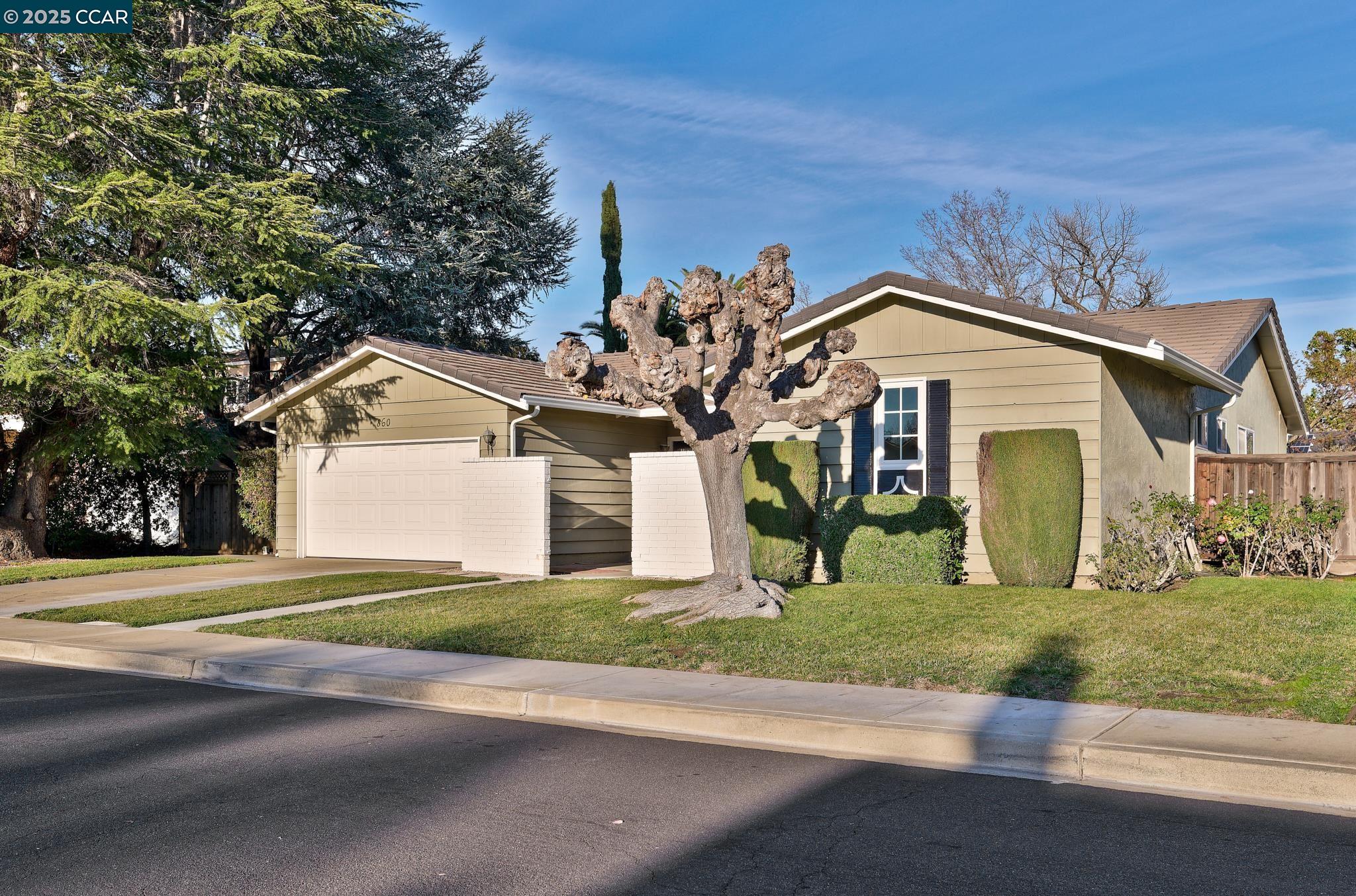 860 Niagara Ct