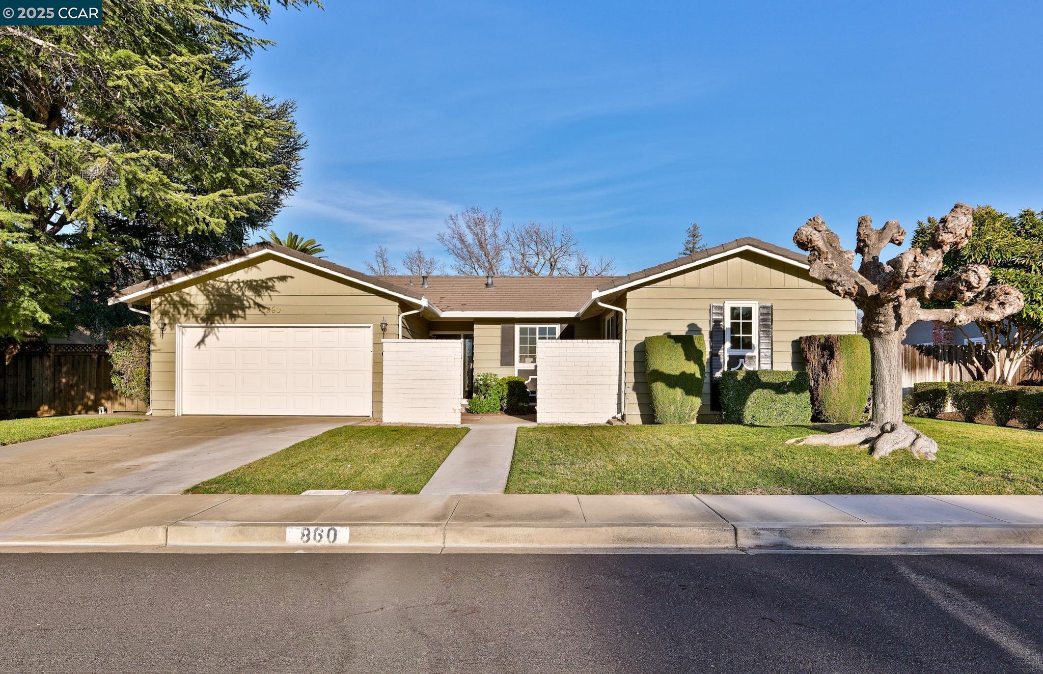 860 Niagara Ct