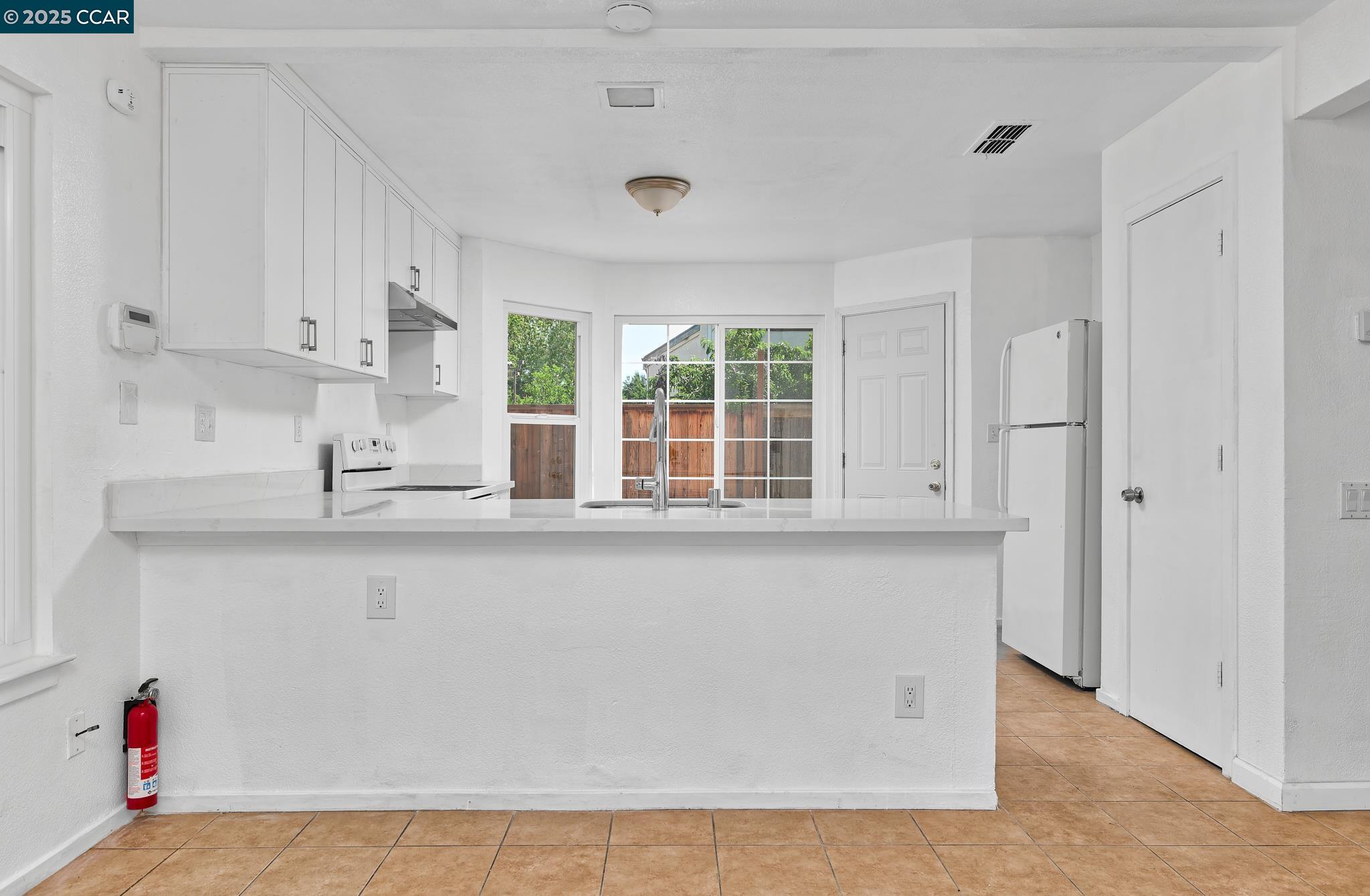 2119 Meadowlark Ln