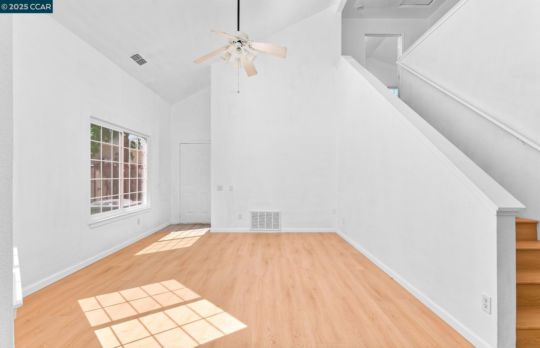 2119 Meadowlark Ln