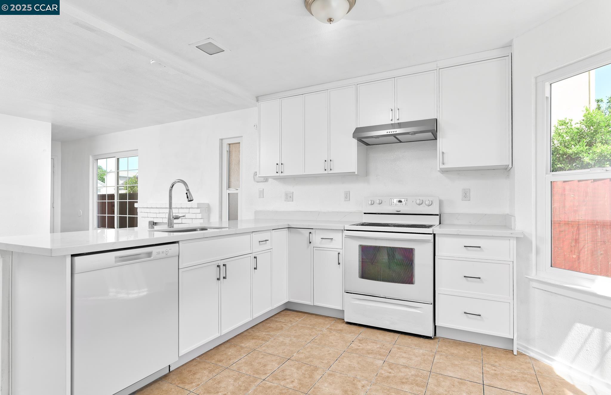 2119 Meadowlark Ln