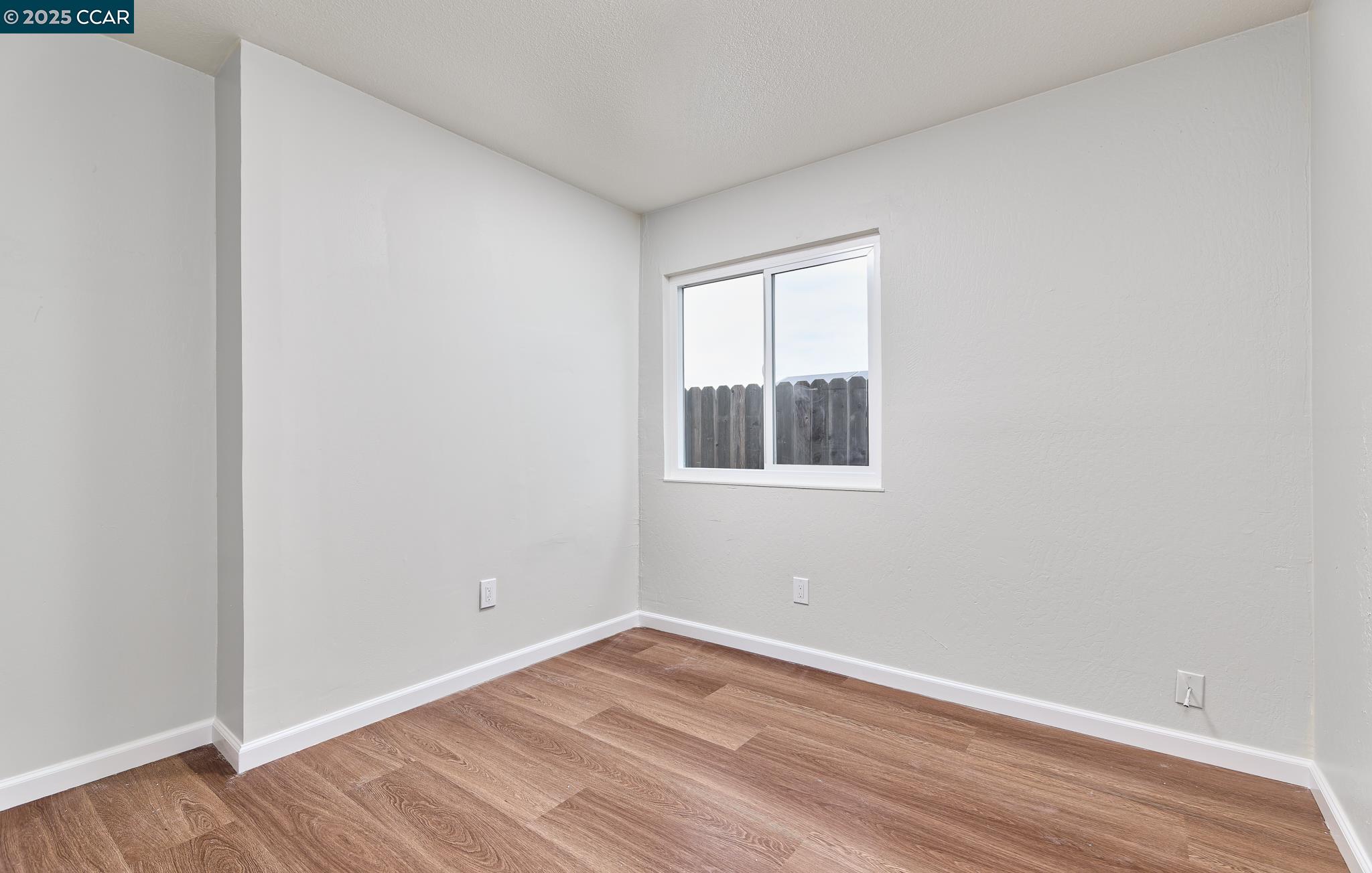 2248 Hamlin Dr